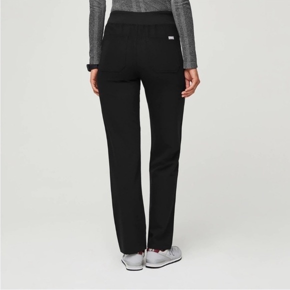NWT FIGS • Livingston Basic Scrub Pant in Black Petite - Picture 2 of 10
